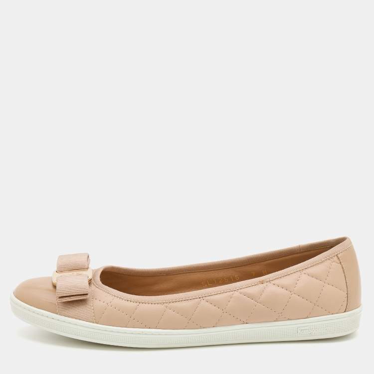 Pre Owned Salvatore Ferragamo Beige Leather and Patent Cap Toe Vara Bow Ballet Flats Size 37.5