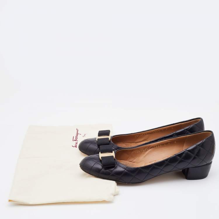 Pre Owned Salvatore Ferragamo Black Leather Vara Bow Block Heel Pumps Size 37.5