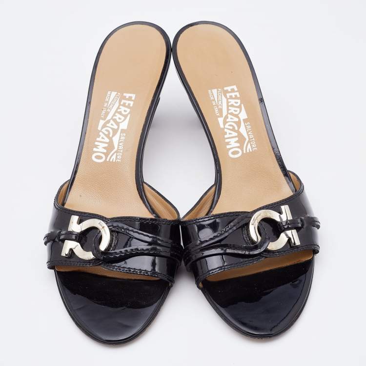 Pre Owned Salvatore Ferragamo Black Patent Leather Gancini Slide Sandals Size 39.5