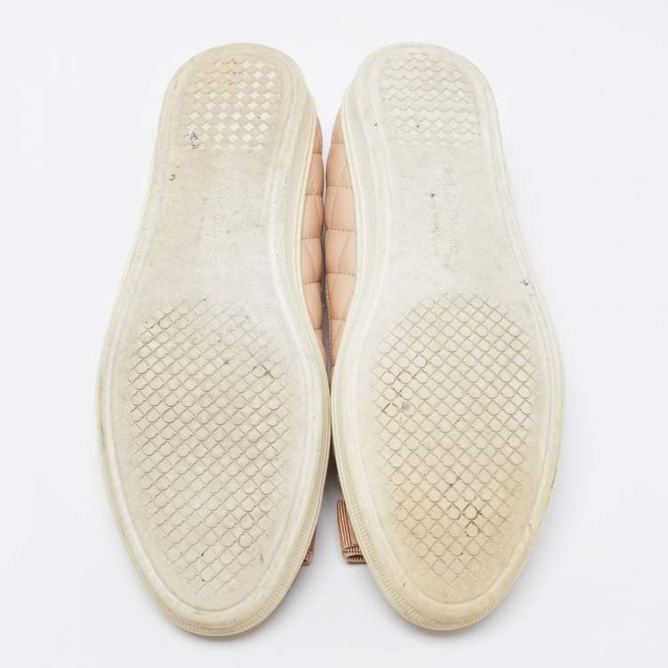 مملوكة مسبقًا Salvatore Ferragamo Beige Quilted Patent And Leather Varina Ballet Flats Size 37.5