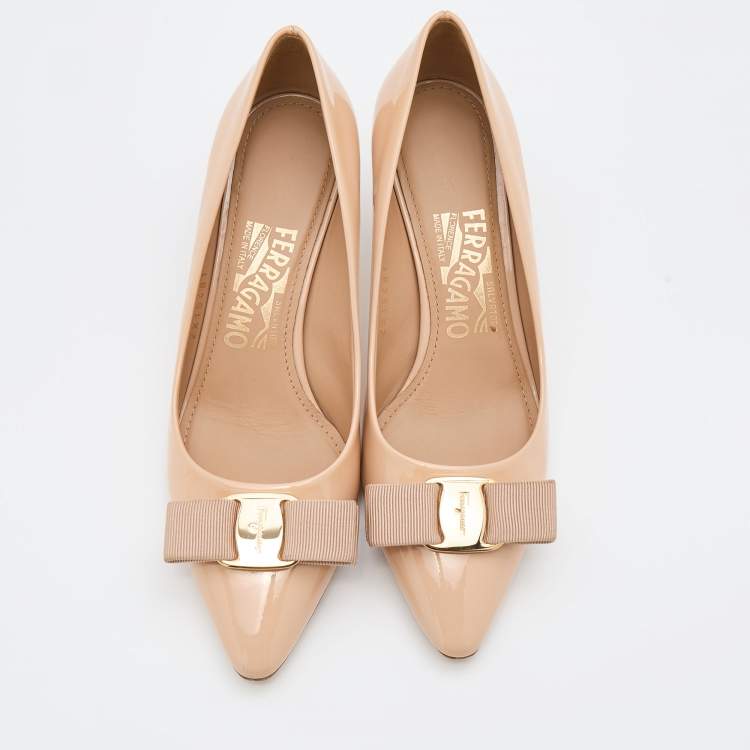 Pre Owned Salvatore Ferragamo Beige Patent Leather Pointed Toe Vara Bow Pumps Size 36