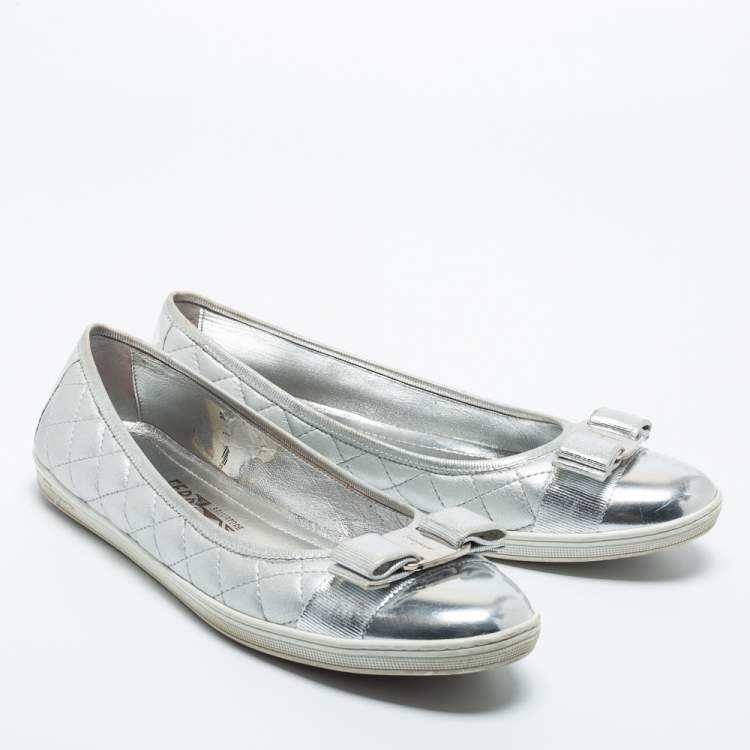 Pre Owned Salvatore Ferragamo Metallic Silver Leather Bow Ballet Flats Size 39.5