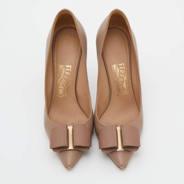 Pre Owned Salvatore Ferragamo Beige Leather Zeri Bow Pointed Toe Pumps Size 37