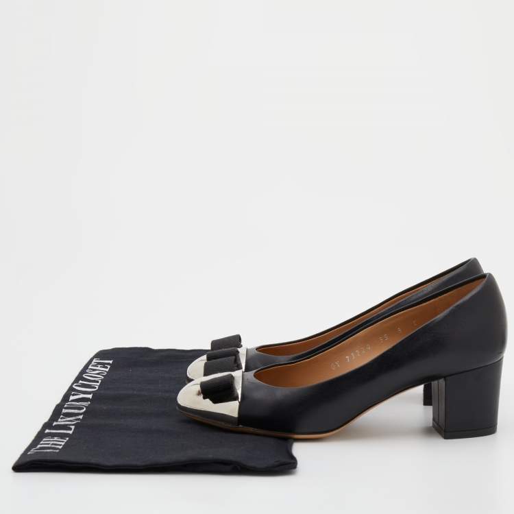 Pre Owned Salvatore Ferragamo Black Leather Vara Bow Pumps Size 35.5