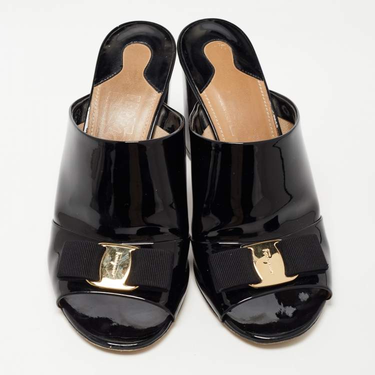 Pre Owned Salvatore Ferragamo Black Patent Leather Vara Bow Block Heel Mules Size 38