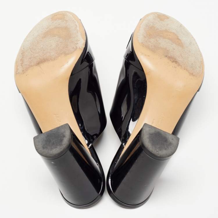 Pre Owned Salvatore Ferragamo Black Patent Leather Vara Bow Block Heel Mules Size 38