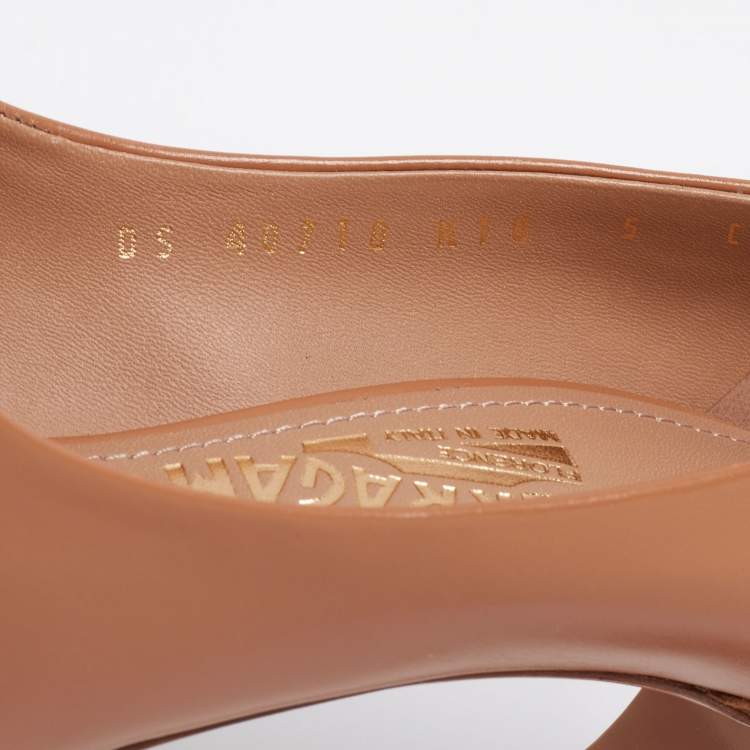 Pre Owned Salvatore Ferragamo Brown Leather Vara Bow Pumps Size 35.5