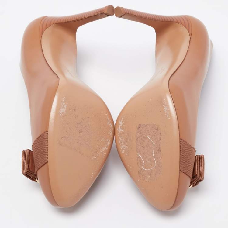 Pre Owned Salvatore Ferragamo Brown Leather Vara Bow Pumps Size 35.5