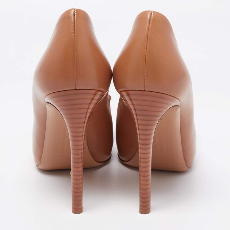 Pre Owned Salvatore Ferragamo Brown Leather Vara Bow Pumps Size 35.5