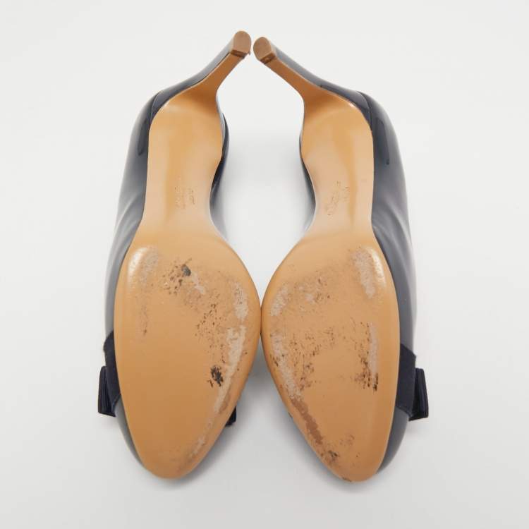 Pre Owned Salvatore Ferragamo Navy Blue Patent Vara Bow Pumps Size 35.5