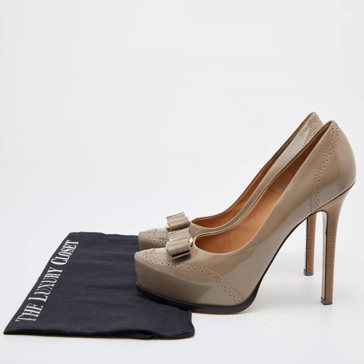Pre Owned Salvatore Ferragamo Grey Brogue Leather Vara Bow Platform Pumps Size 39.5