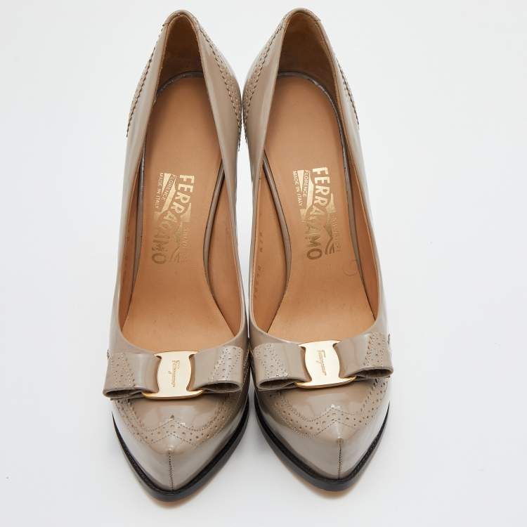 Pre Owned Salvatore Ferragamo Grey Brogue Leather Vara Bow Platform Pumps Size 39.5