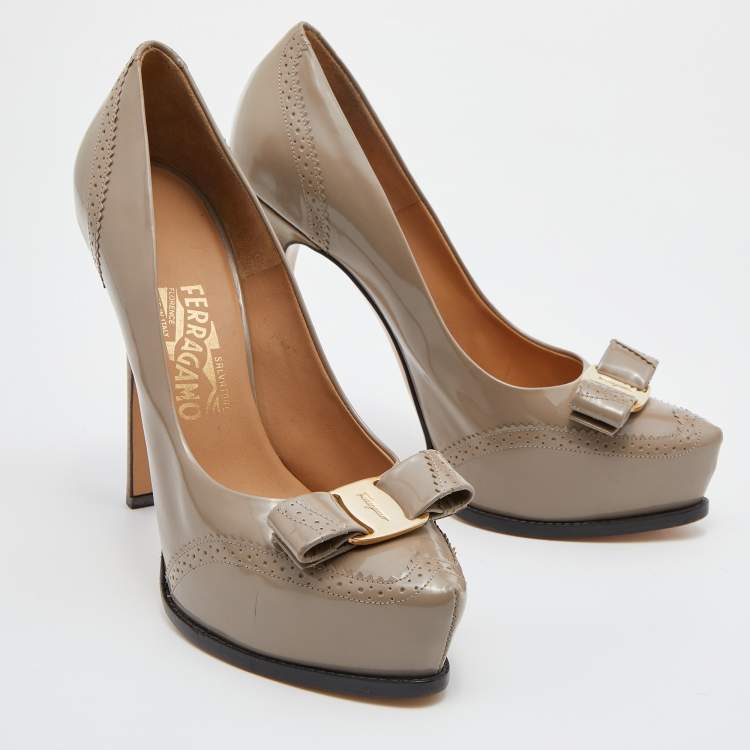 Pre Owned Salvatore Ferragamo Grey Brogue Leather Vara Bow Platform Pumps Size 39.5