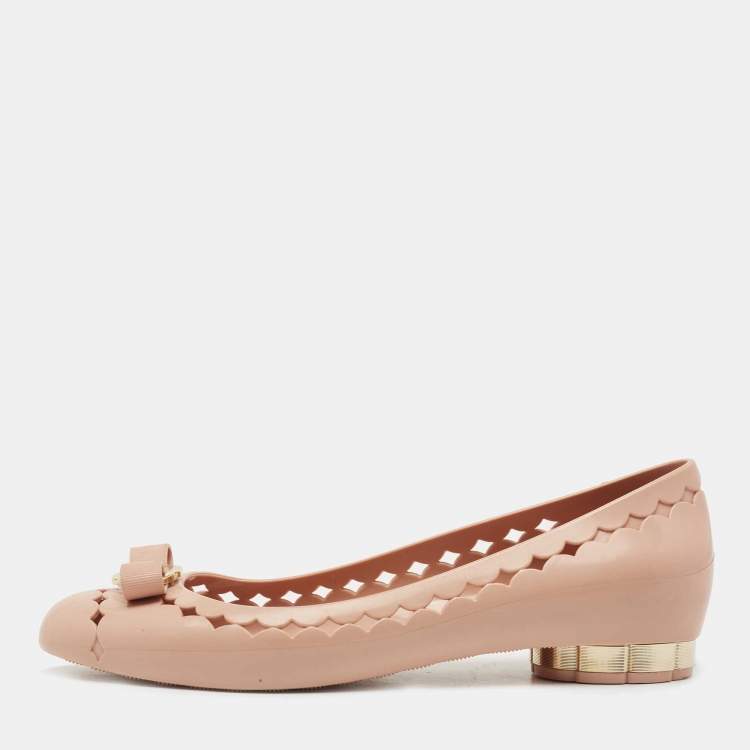 Pre Owned Salvatore Ferragamo Beige Rubber  Vara Bow Ballet Flats Size 40.5