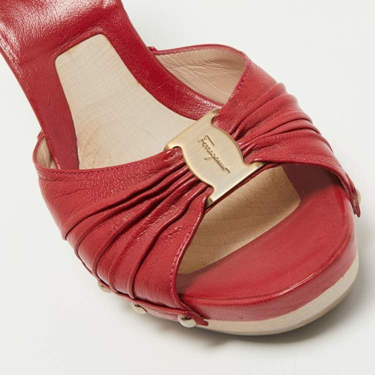 Pre Owned Salvatore Ferragamo Red Pleated Leather Open Toe Wedge Sandals Size 39.5