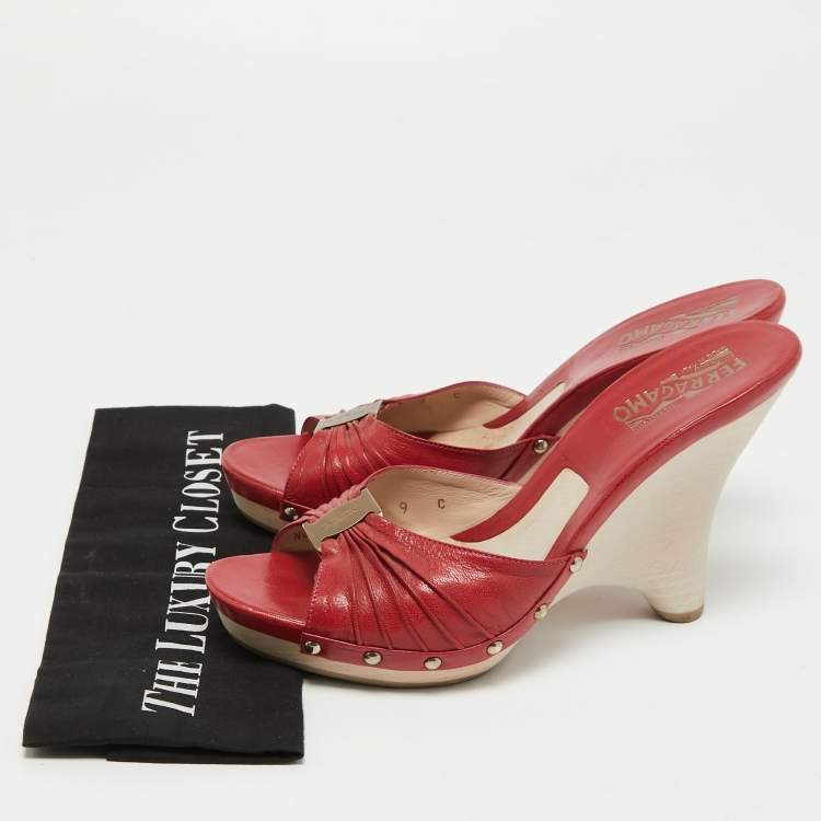 Pre Owned Salvatore Ferragamo Red Pleated Leather Open Toe Wedge Sandals Size 39.5