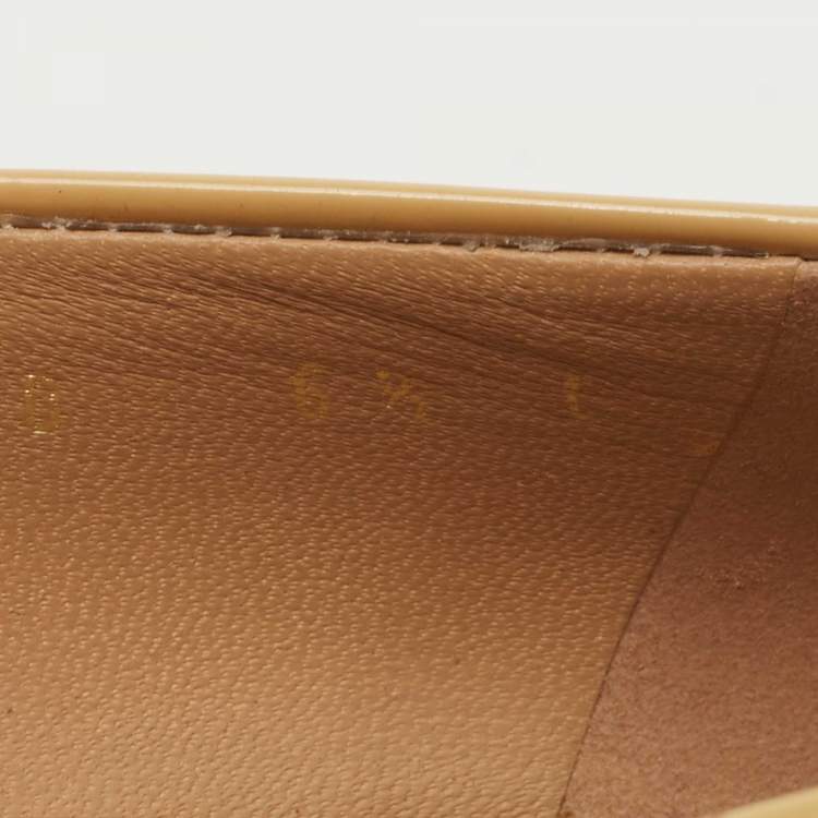 Pre Owned Salvatore Ferragamo Two Tone Patent Leather and Suede Pumps Size 37