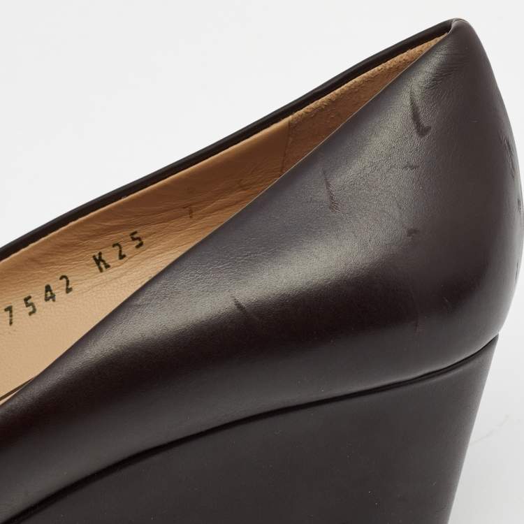 Pre Owned Salvatore Ferragamo Burgundy Leather Vara Bow Wedge Pumps Size 37.5