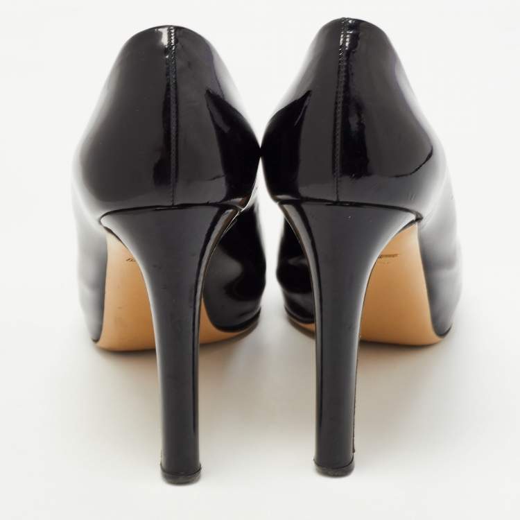 Pre Owned Salvatore Ferragamo Black Patent Leather Pumps Size 39