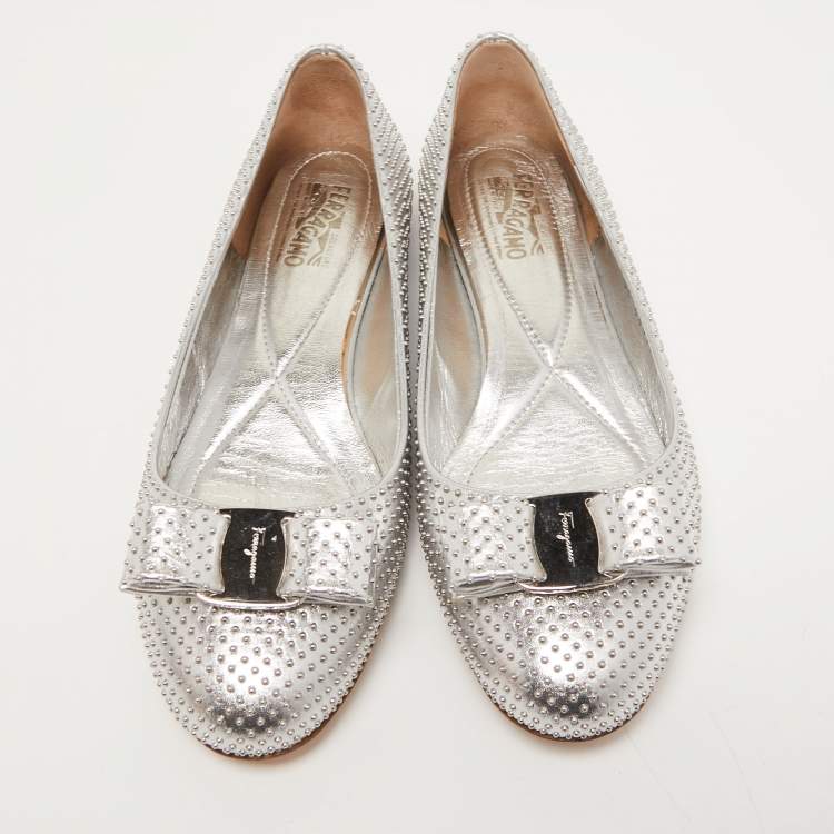 Pre Owned Salvatore Ferragamo Silver Studded Leather Varina Ballet Flats Size 37.5