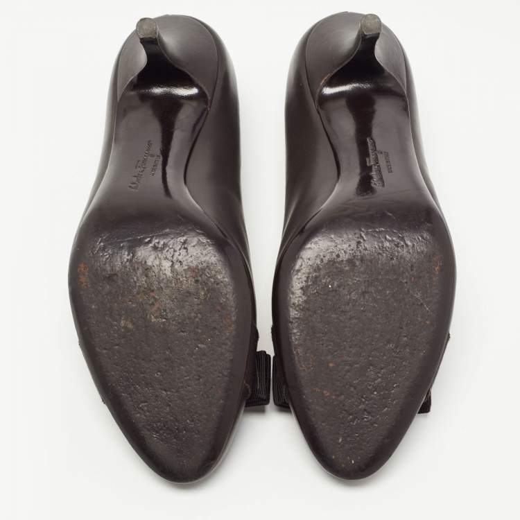 Pre Owned Salvatore Ferragamo Dark Brown Leather Vara Bow Round Toe Pumps Size 36.5