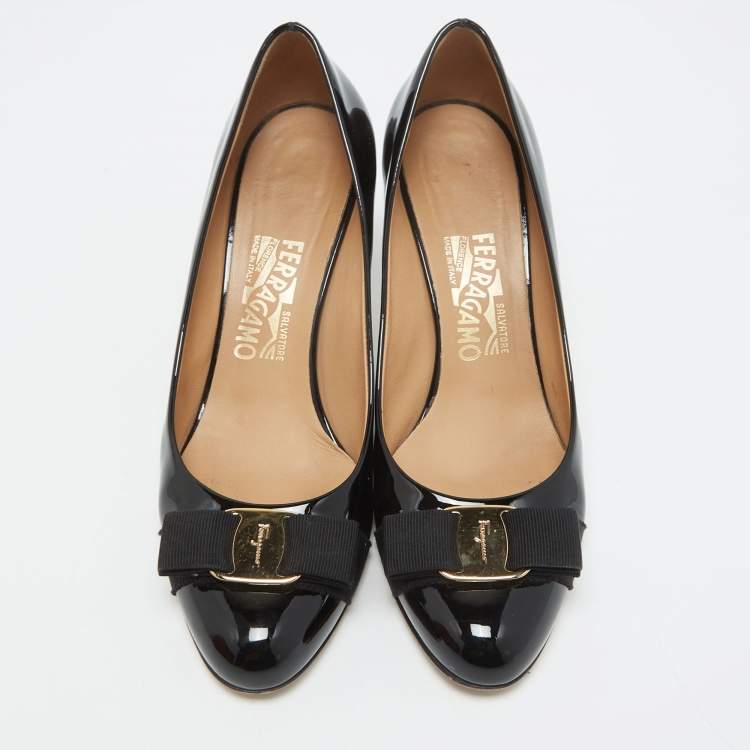 Pre Owned Salvatore Ferragamo Black Patent Leather Vara Bow Pumps Size 38.5