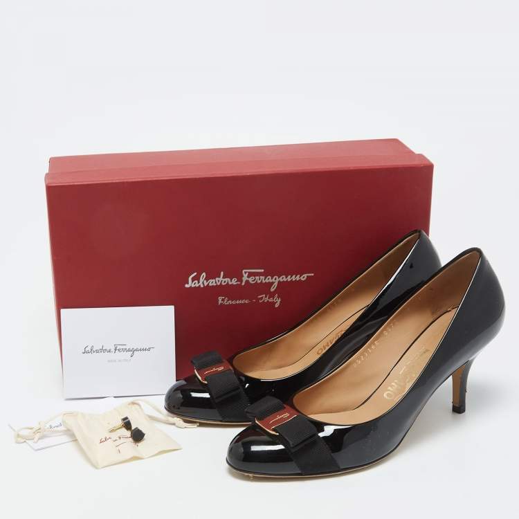 Pre Owned Salvatore Ferragamo Black Patent Leather Vara Bow Pumps Size 38.5