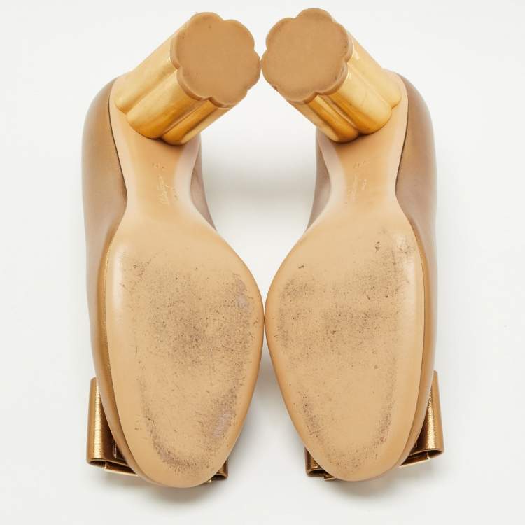 Pre Owned Salvatore Ferragamo Metallic Leather Oversized Bow Block Heel Pumps Size 37.5