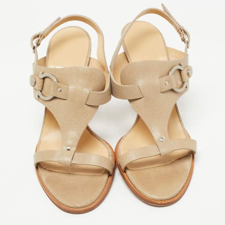 Pre Owned Salvatore Ferragamo Beige Textured Leather Slingback Sandals Size 38.5