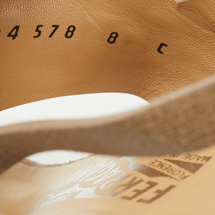 Pre Owned Salvatore Ferragamo Beige Textured Leather Slingback Sandals Size 38.5