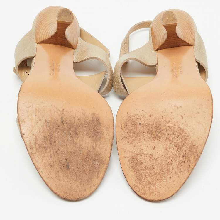 Pre Owned Salvatore Ferragamo Beige Textured Leather Slingback Sandals Size 38.5