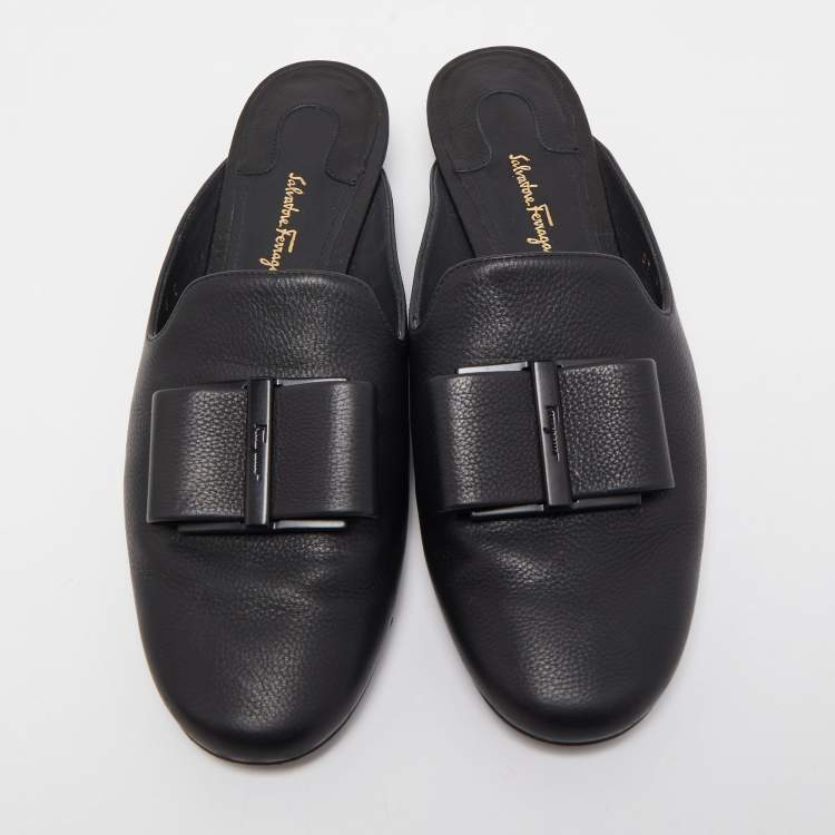 Pre Owned Salvatore Ferragamo Black Leather Vara Bow Mule Slides Size 36.5
