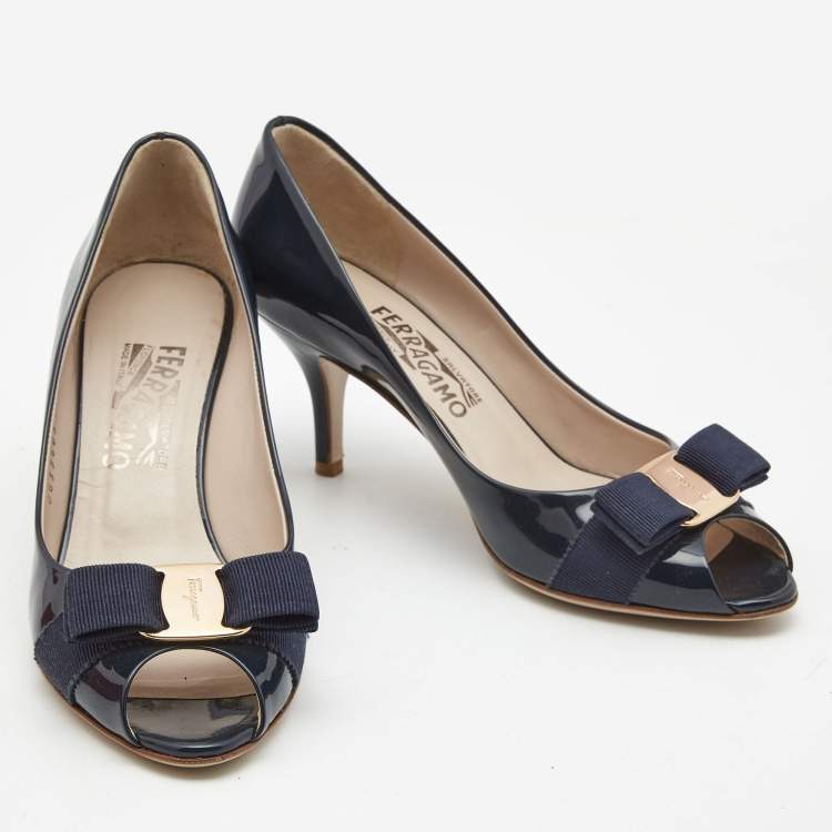 Pre Owned Salvatore Ferragamo Navy Blue Patent Leather Vara Bow Pumps Size 37