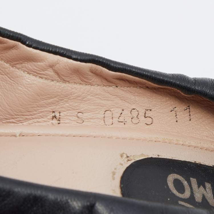 Pre Owned Salvatore Ferragamo Black Leather Scrunch Pumps Size 41.5