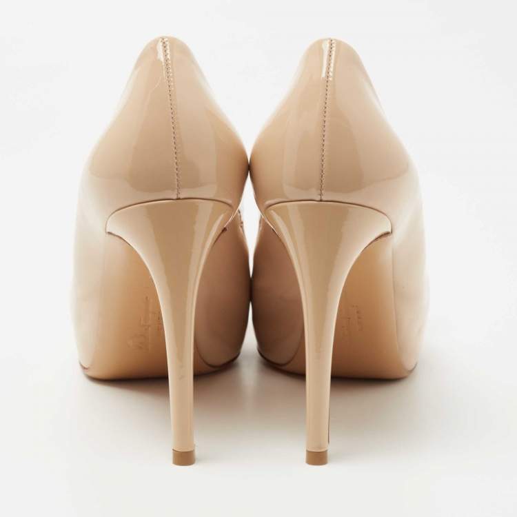 Pre Owned Salvatore Ferragamo Beige Patent Leather Vara Bow Platform Pumps Size 38