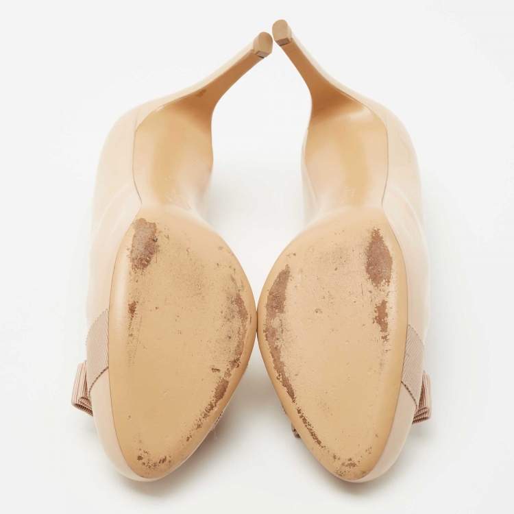 Pre Owned Salvatore Ferragamo Beige Patent Leather Vara Bow Platform Pumps Size 38