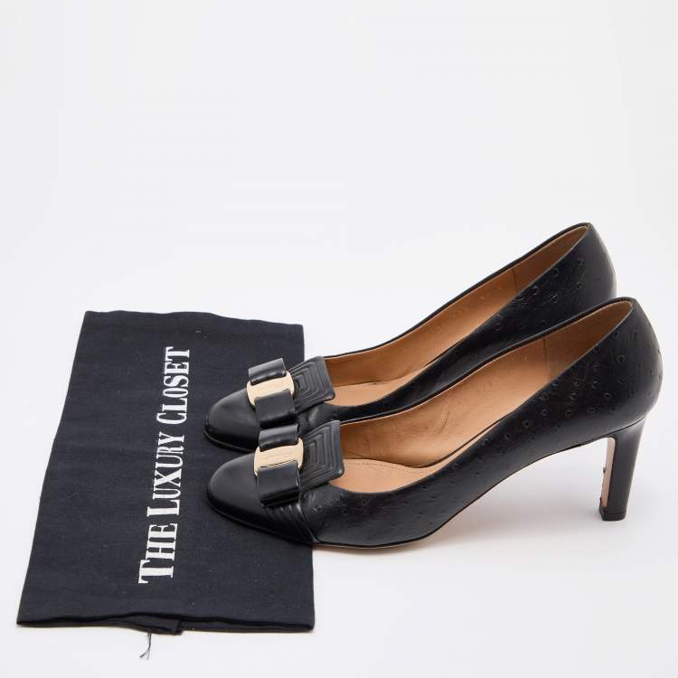 Pre Owned Salvatore Ferragamo Black Leather Vara Bow Pumps Size 39