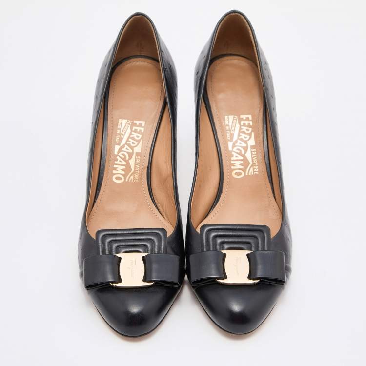 Pre Owned Salvatore Ferragamo Black Leather Vara Bow Pumps Size 39
