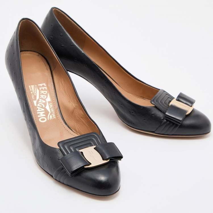 Pre Owned Salvatore Ferragamo Black Leather Vara Bow Pumps Size 39