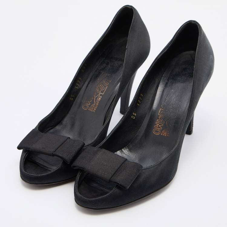 Pre Owned Salvatore Ferragamo Satin Bow Peep Toe Pumps Size 39