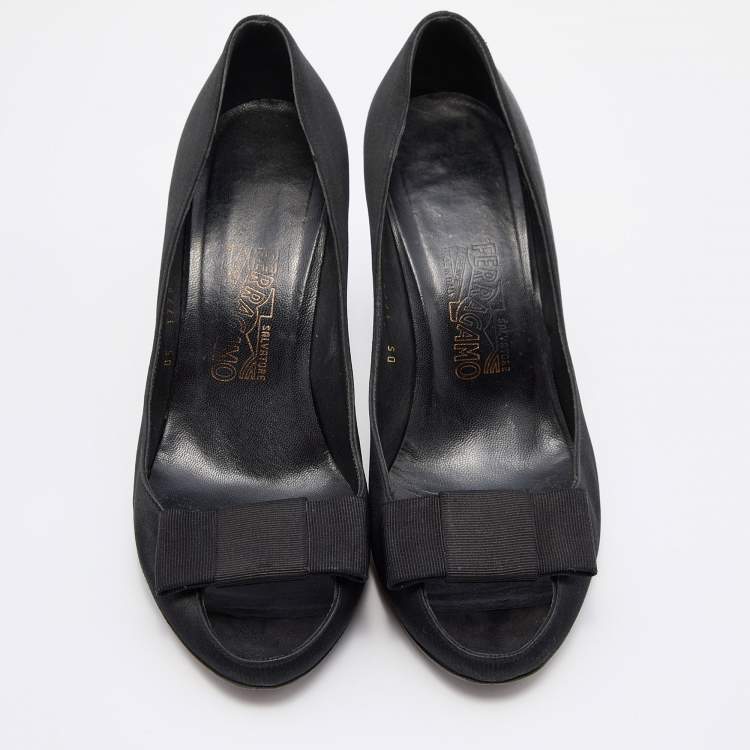 Pre Owned Salvatore Ferragamo Satin Bow Peep Toe Pumps Size 39