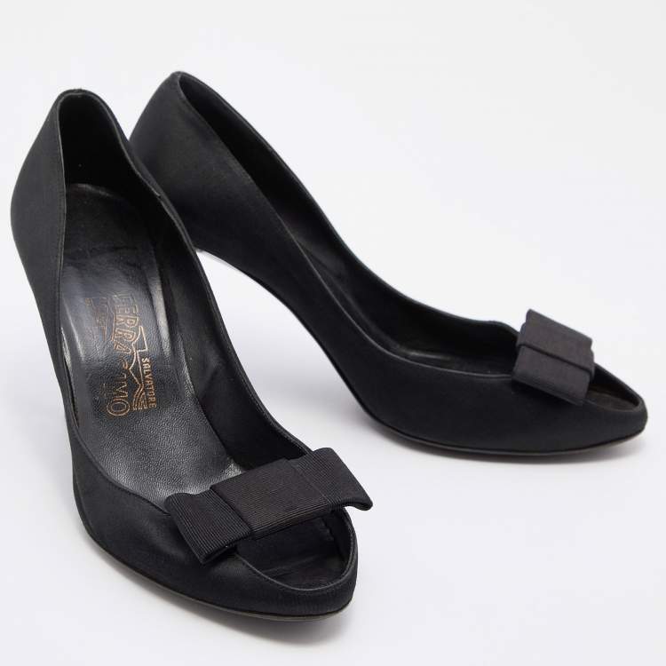 Pre Owned Salvatore Ferragamo Satin Bow Peep Toe Pumps Size 39