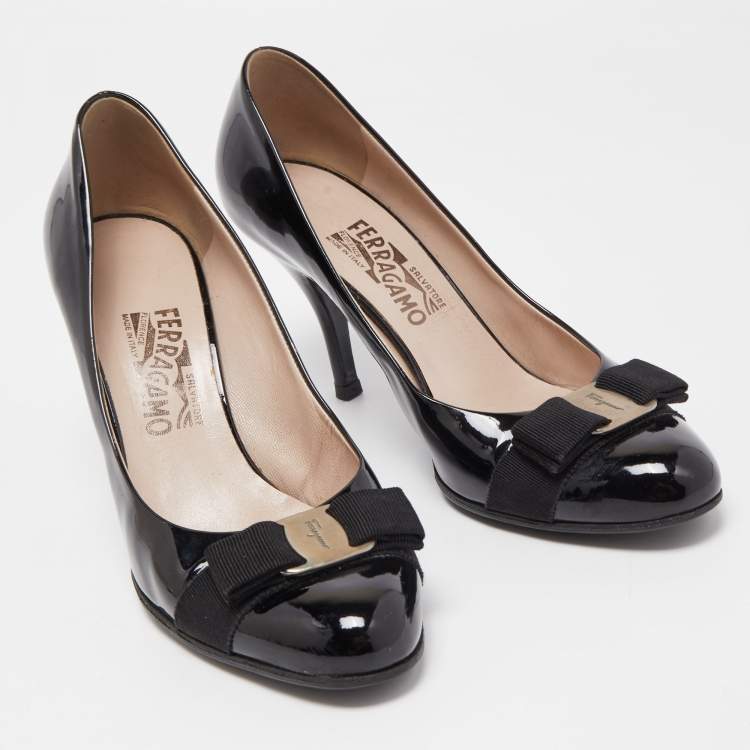 Pre Owned Salvatore Ferragamo Black Patent Leather Vara Bow  Pumps Size 39