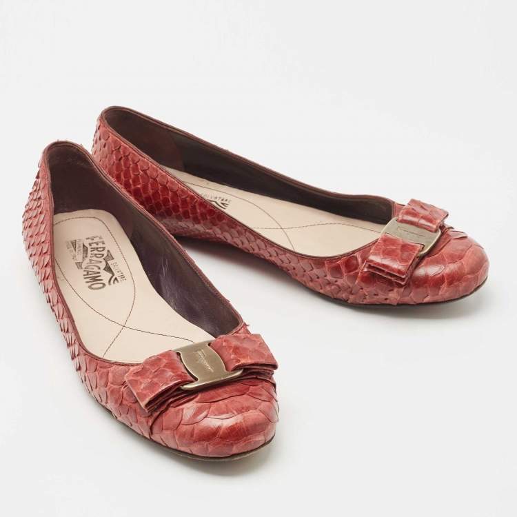 Pre Owned Salvatore Ferragamo Burgundy Python Varina Ballet Flats Size 37