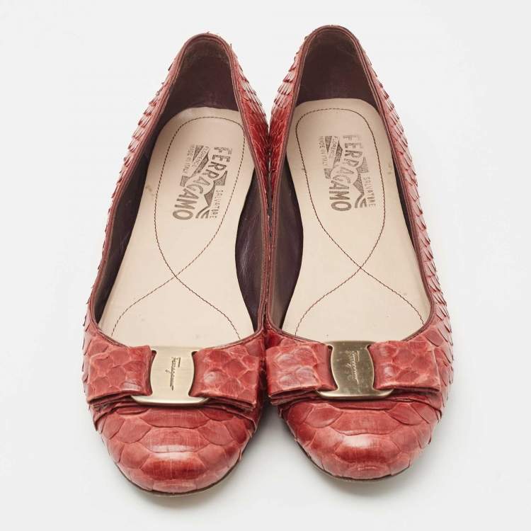 Pre Owned Salvatore Ferragamo Burgundy Python Varina Ballet Flats Size 37