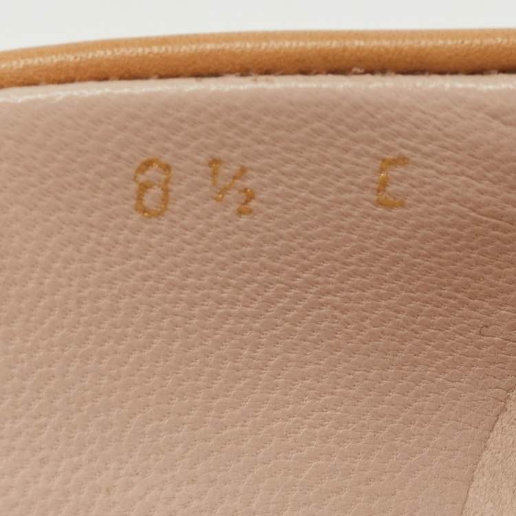 Pre Owned Salvatore Ferragamo Beige Leather Round Toe Platform Pumps Size 39