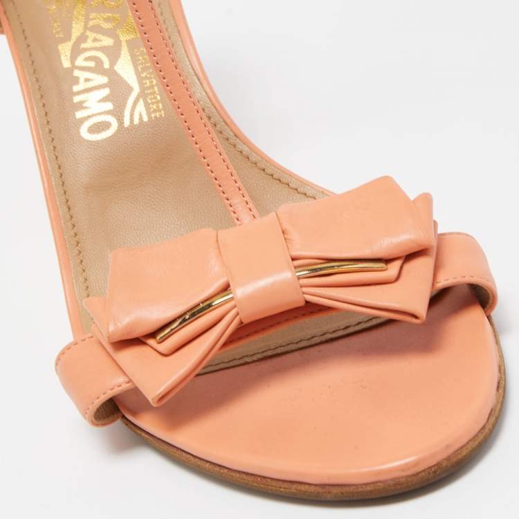 مملوكة مسبقًا Salvatore Ferragamo Orange Leather Ankle Strap Sandals Size 40 