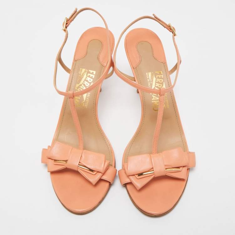 مملوكة مسبقًا Salvatore Ferragamo Orange Leather Ankle Strap Sandals Size 40 