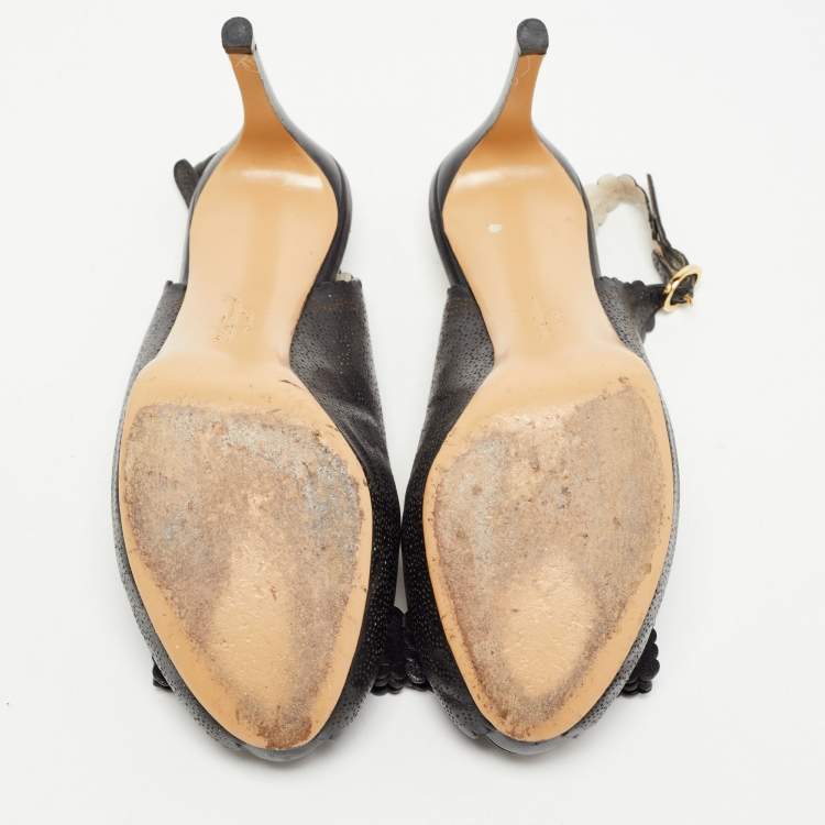 مملوكة مسبقًا Salvatore Ferragamo Black Leather Vara Bow Slingback Pumps Size 36.5