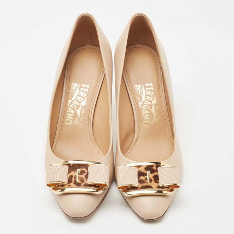 Pre Owned Salvatore Ferragamo Beige Leather Lola Pumps Size 37.5